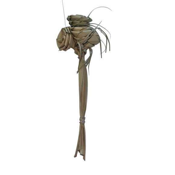 Handcrafted Palm Leaf Roses - Picture 7 of 9